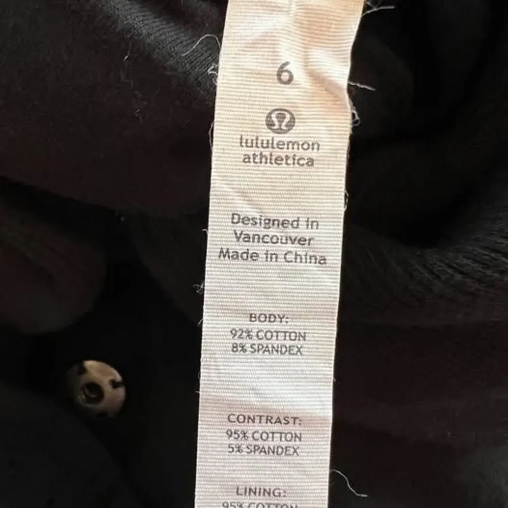 Lululemon Women’s Black Gratitude Wrap-size 6